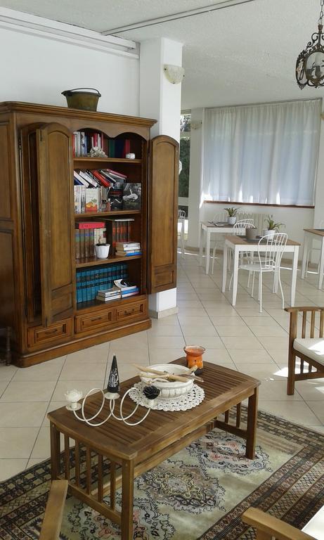 Casa Versilia Hotel มารีนา ดิ มาซซา ภายนอก รูปภาพ